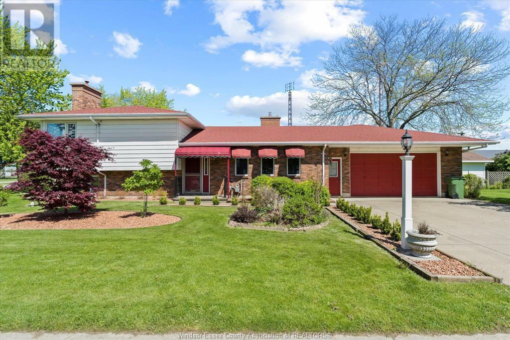 Property Photo: 444 Oak Street East ON N8H 3V7