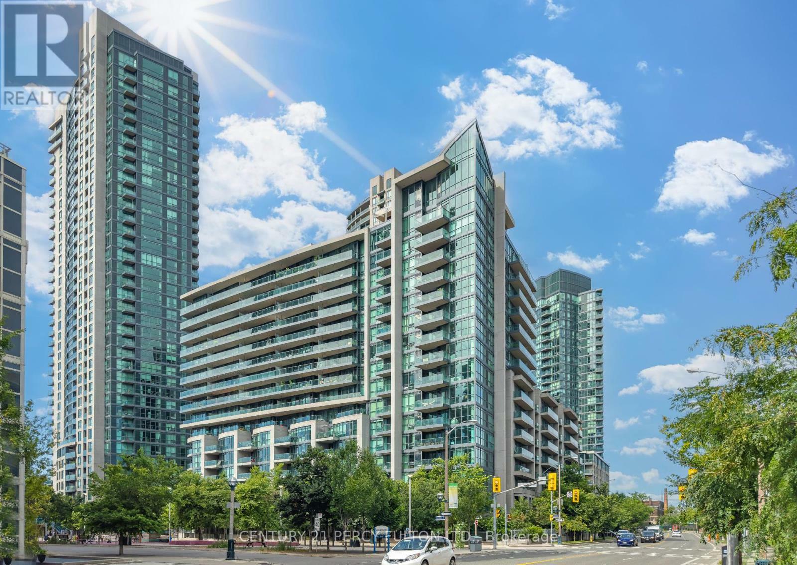 Property Photo: 209 Fort York Boulevard 1663 ON M5V 4A1