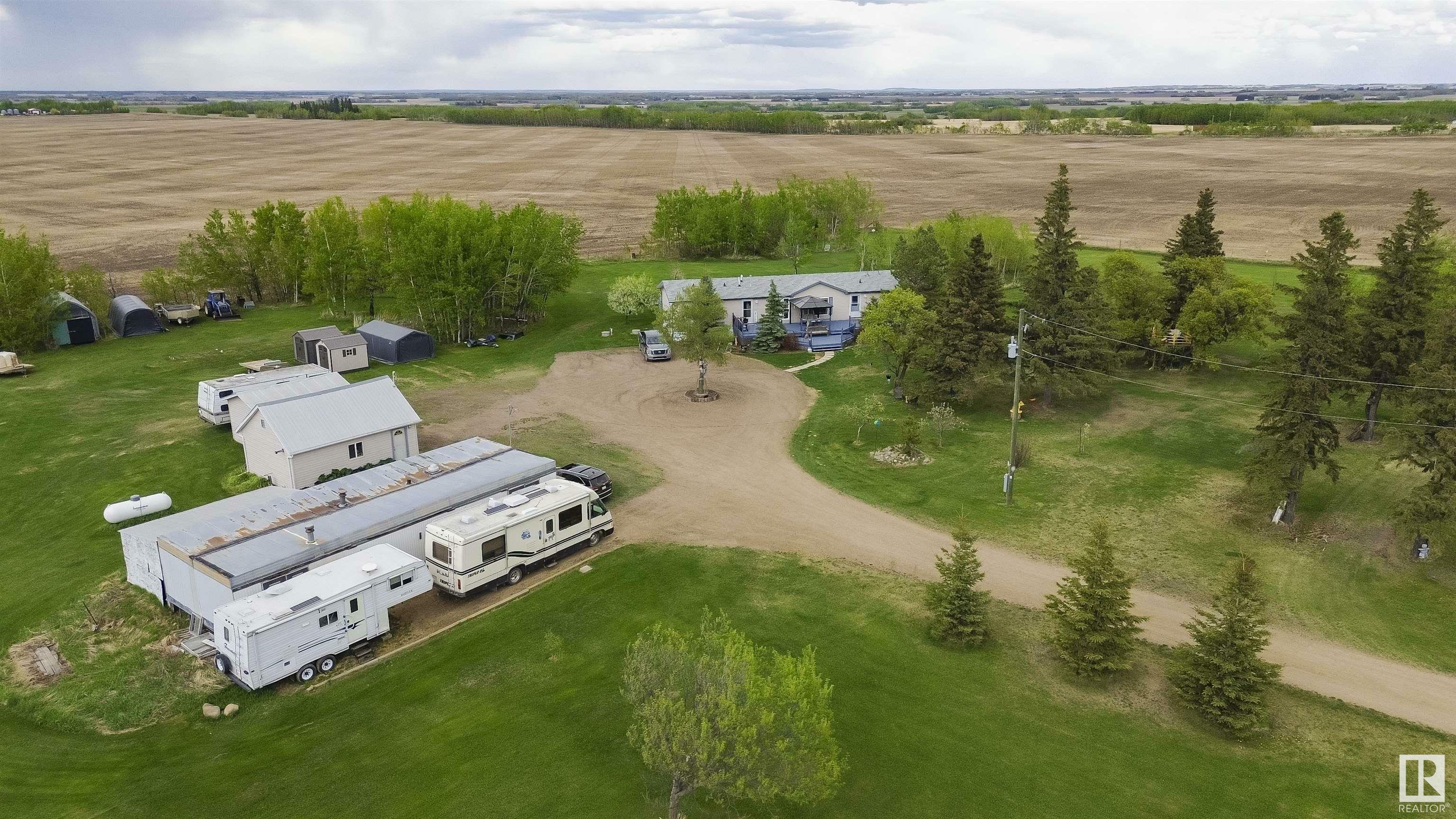 Property Photo: 26110 Twp Rd 580 AB T0G 1L1