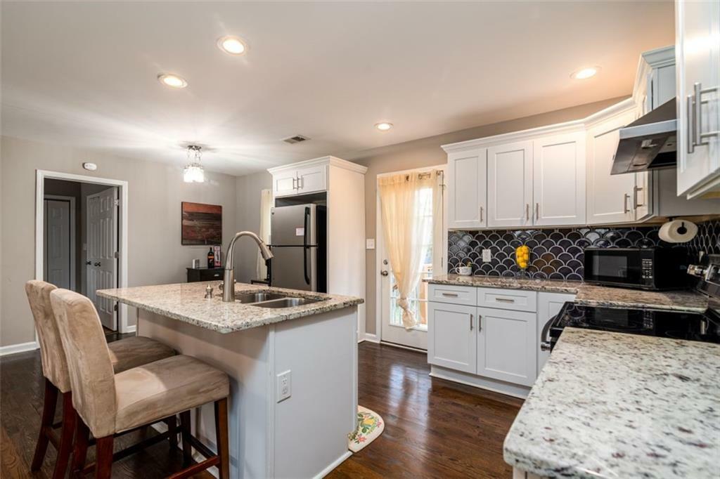 Property Photo: 3224 Canary Court GA 30032