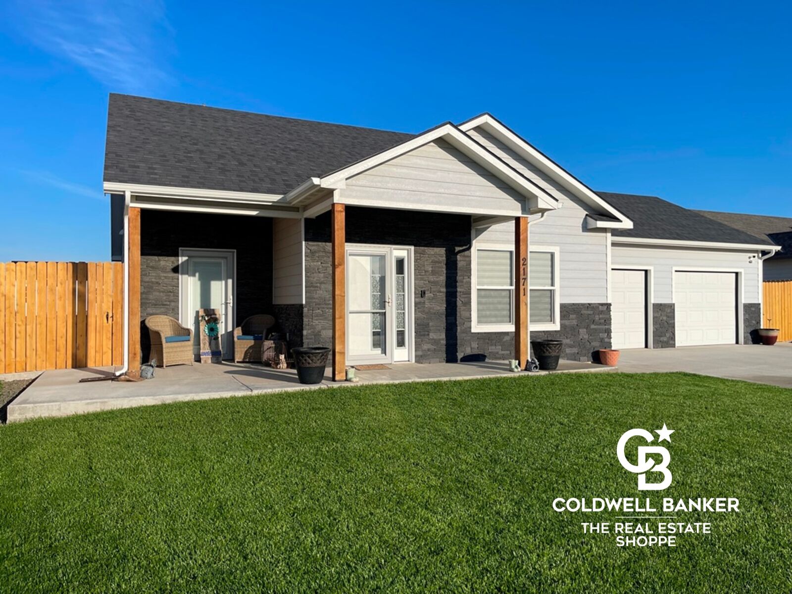 Property Photo:  2171 Idlewild Way  KS 67846 