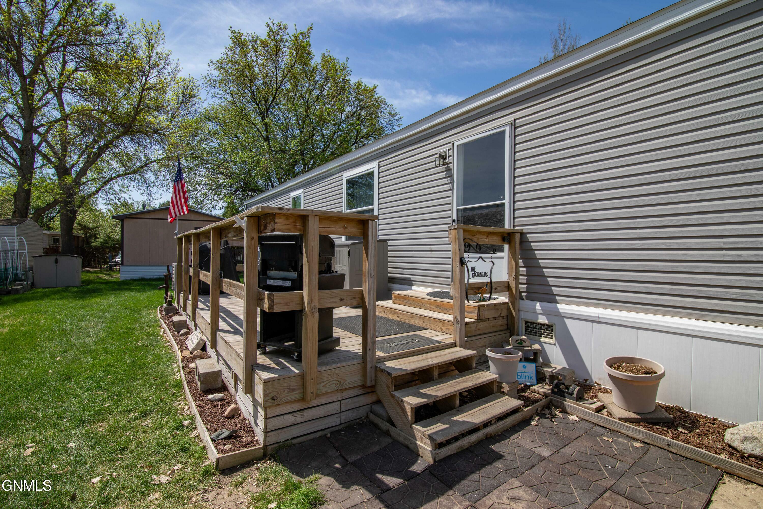 Property Photo: 101 Northwest Drive ND 58504