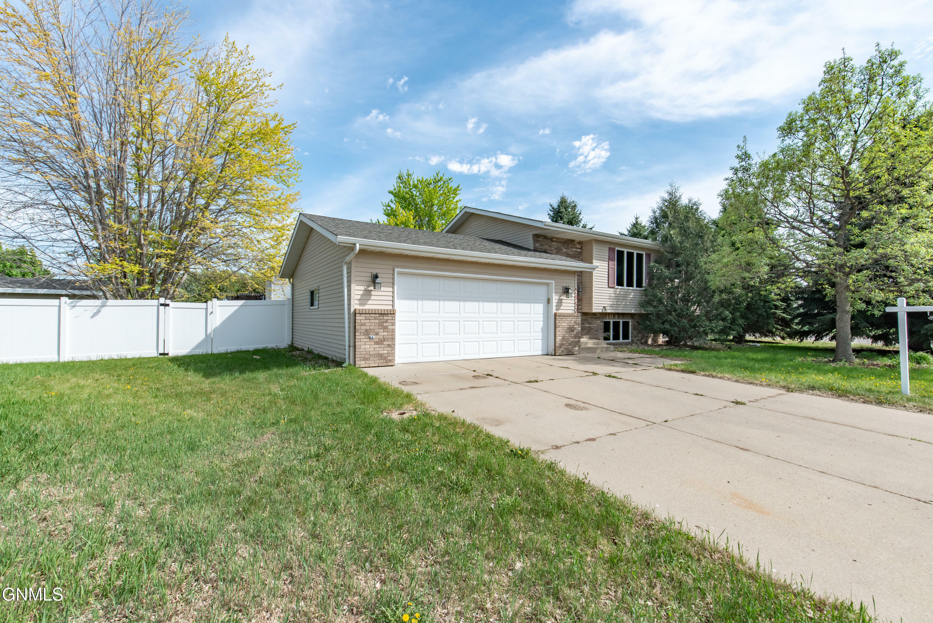 Property Photo: 2953 Warwick Loop ND 58504