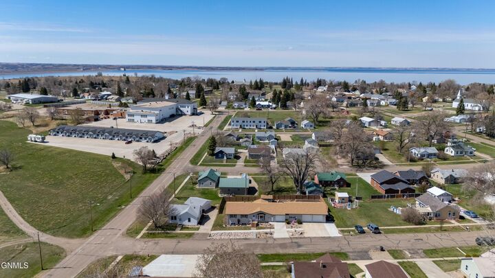 Property Photo:  320 6th Street  ND 58565