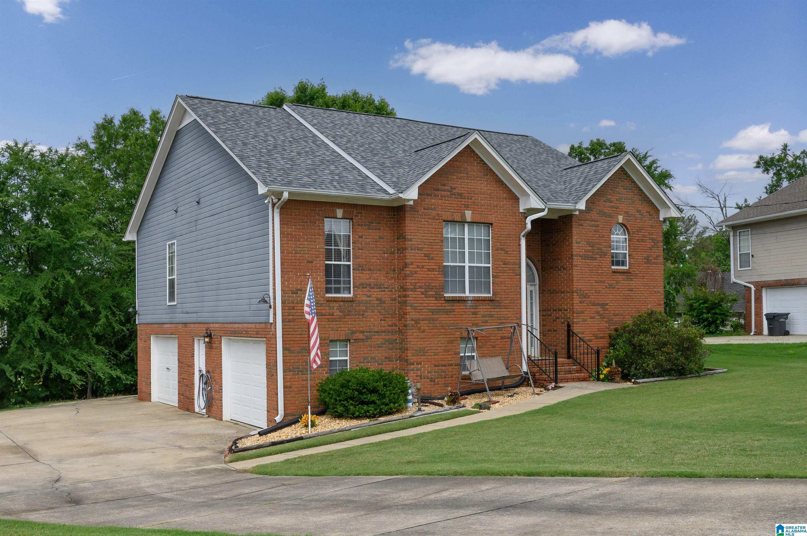 Property Photo: 106 Rosewood Circle AL 35040