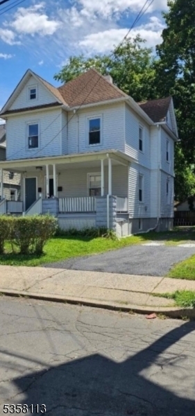Property Photo: 722 E 6th St NJ 07062