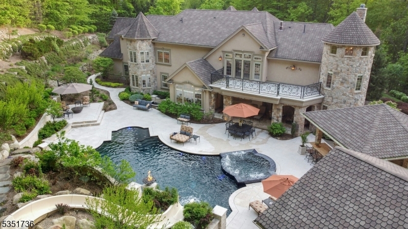 Property Photo: 22 Nottingham Ct NJ 07456