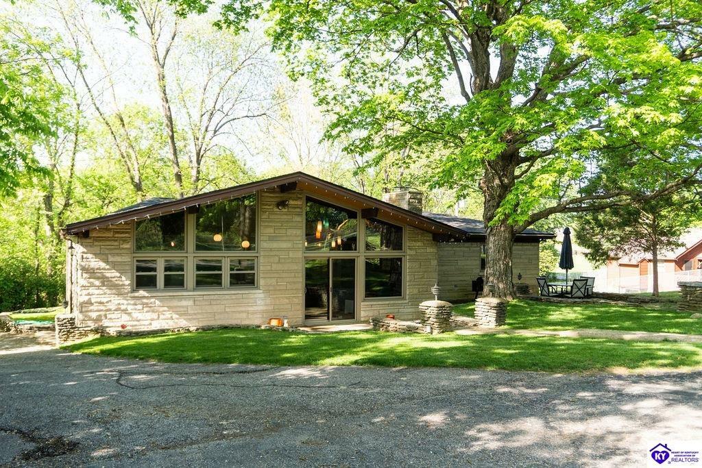 Property Photo: 6804 Old Briscoe Ln KY 40228