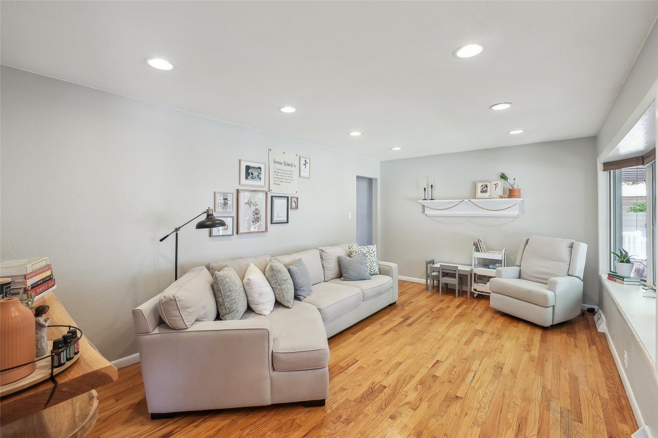Property Photo: 3228 E 26th Street IA 50317