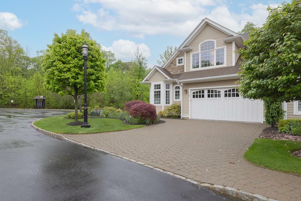 68 Michael Roberts Court  Pearl River NY 10965 photo