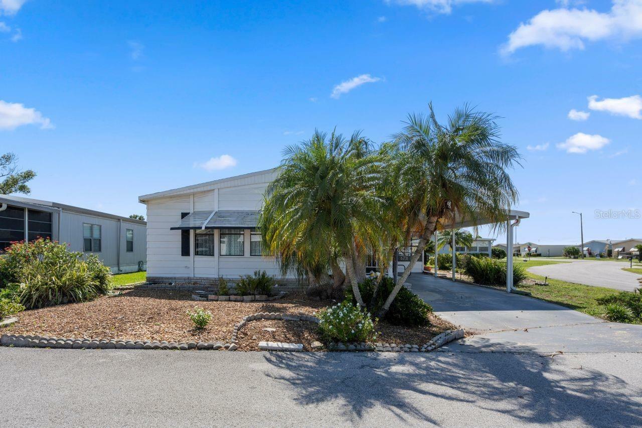 Property Photo: 6731 Canterbury Drive NE FL 33881