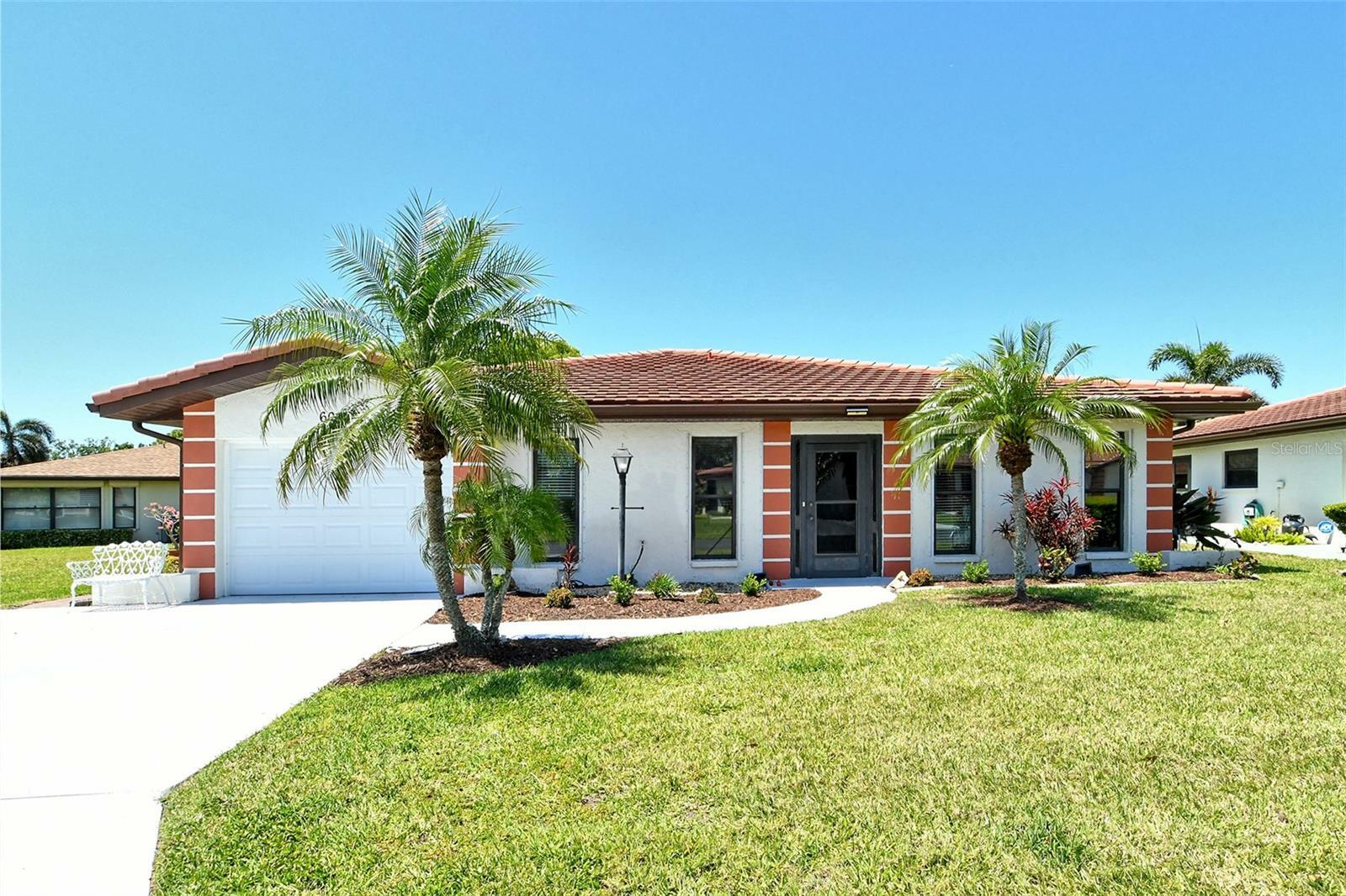 Property Photo: 6007 Vivienda Drive 29 FL 34207