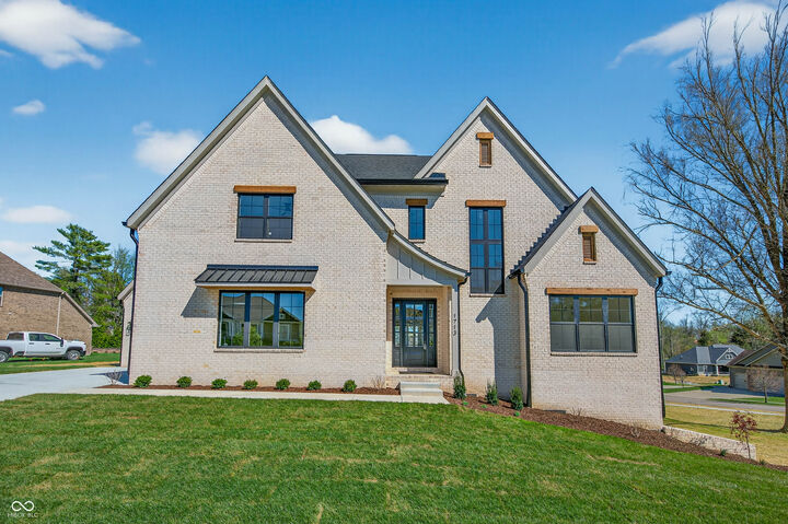 Property Photo:  1713 Deer Creek Way  IN 47201 