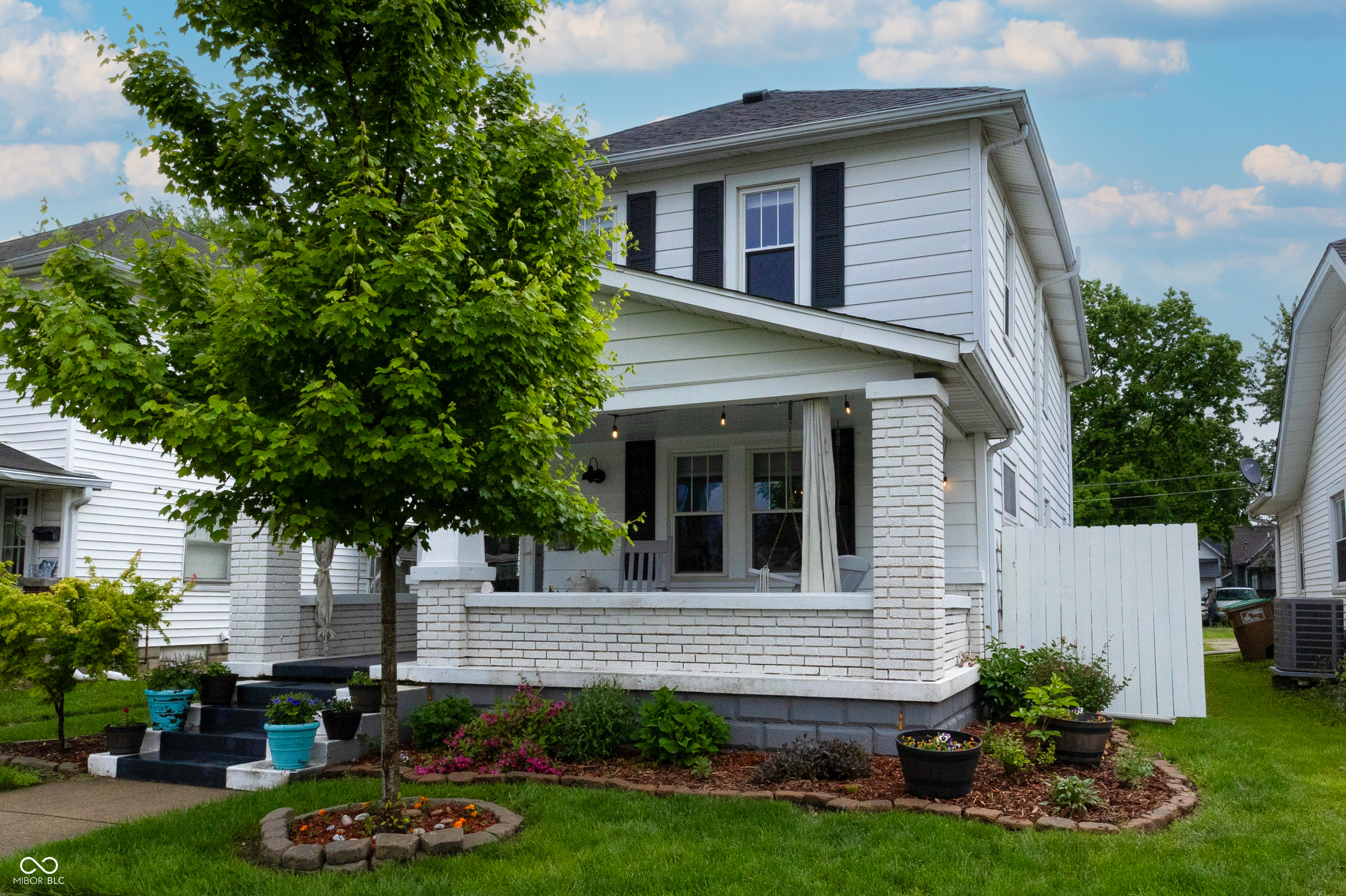 Property Photo: 1207 Chestnut Street IN 47201