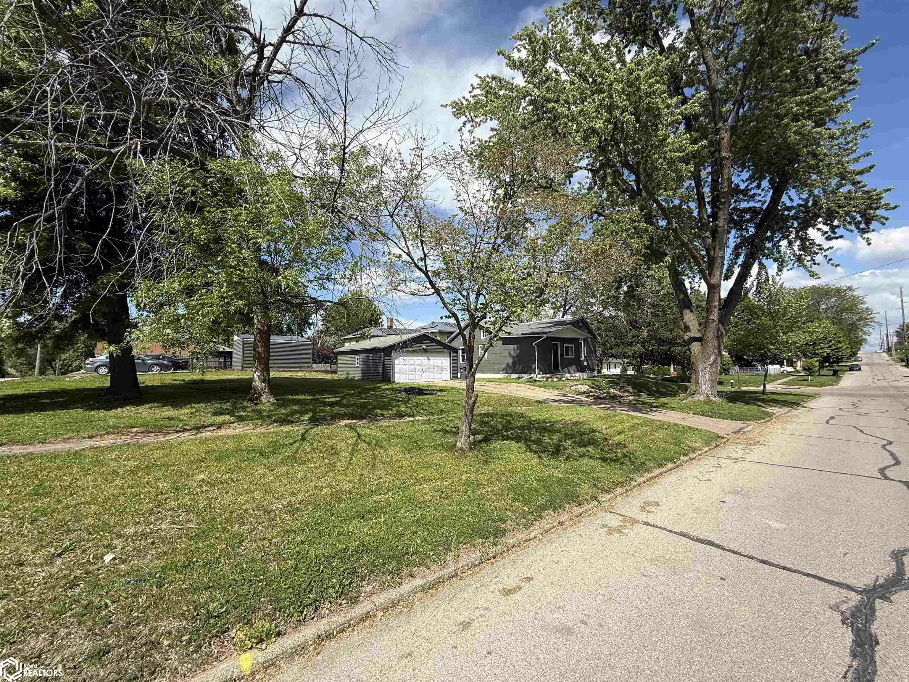 Property Photo: 103 N Garfield Avenue IA 52601