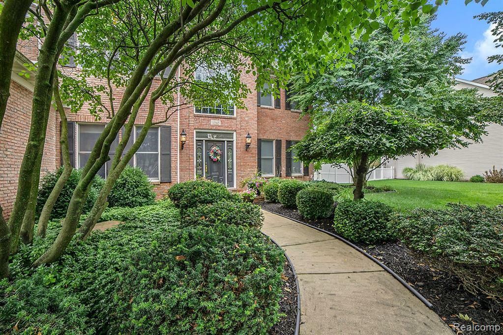 Property Photo: 1545 Wedgewood Place MI 48732 3203