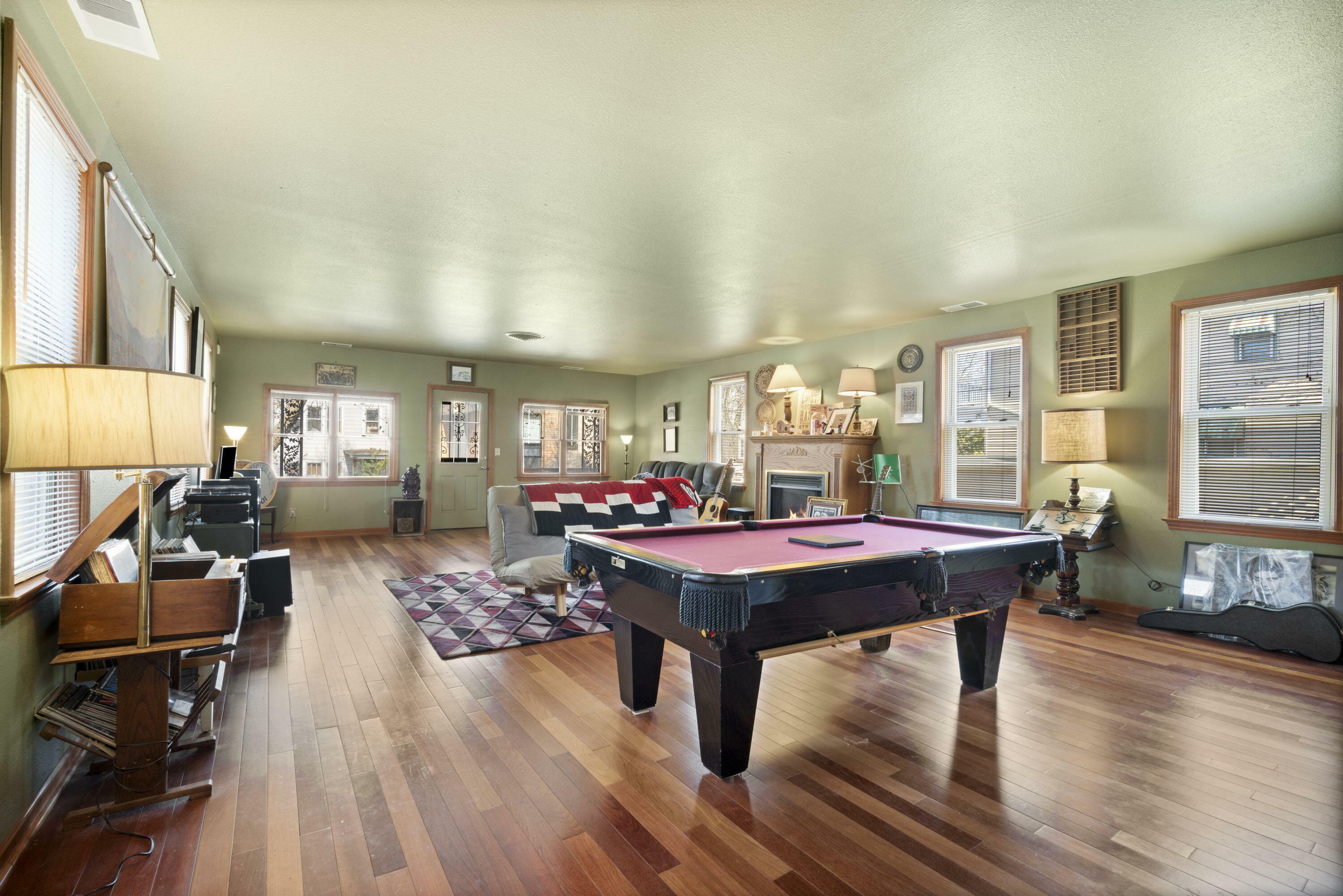 Property Photo: 1806 N Arlington Pl WI 53202