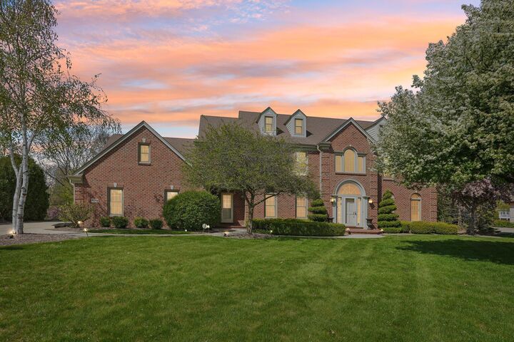 9254 W Wyndham Hills Ct  Franklin WI 53132 photo
