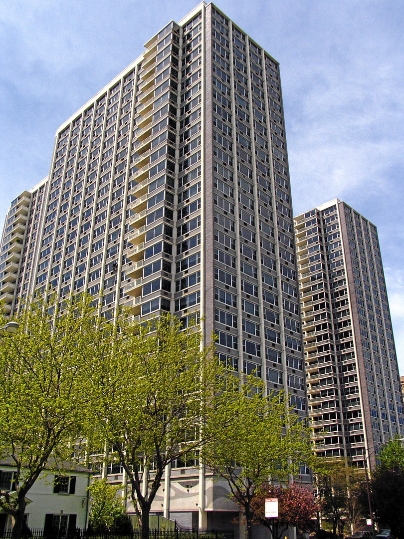 Property Photo: 4250 N Marine Drive 1625 IL 60613