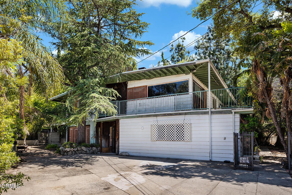 Property Photo: 3939 Santa Carlotta Street CA 91214