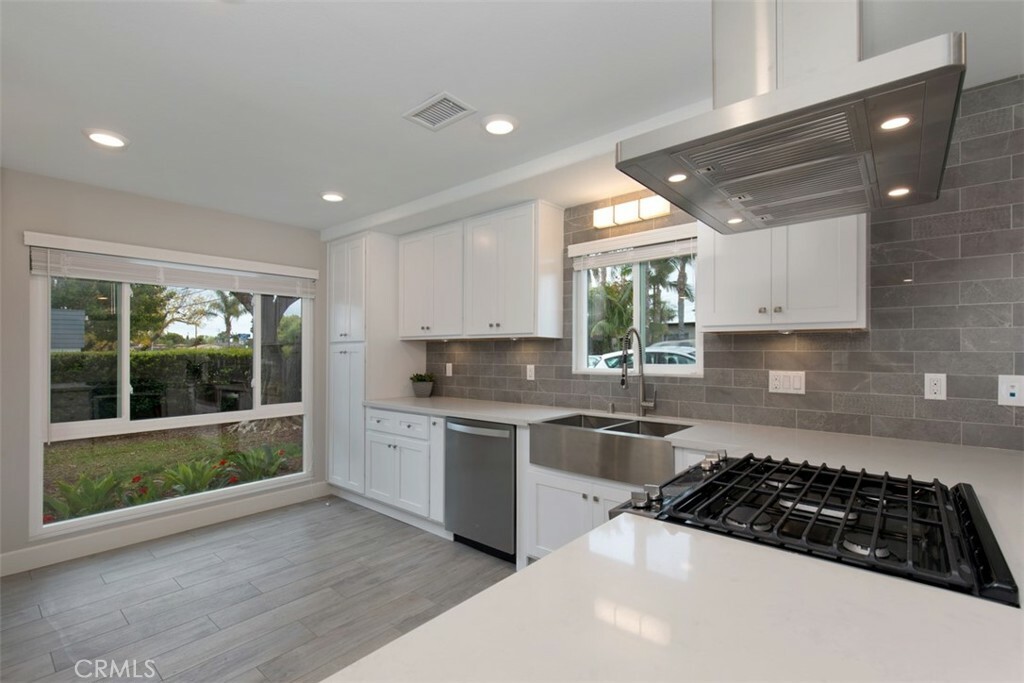 Property Photo: 2401 Venier Way CA 92627