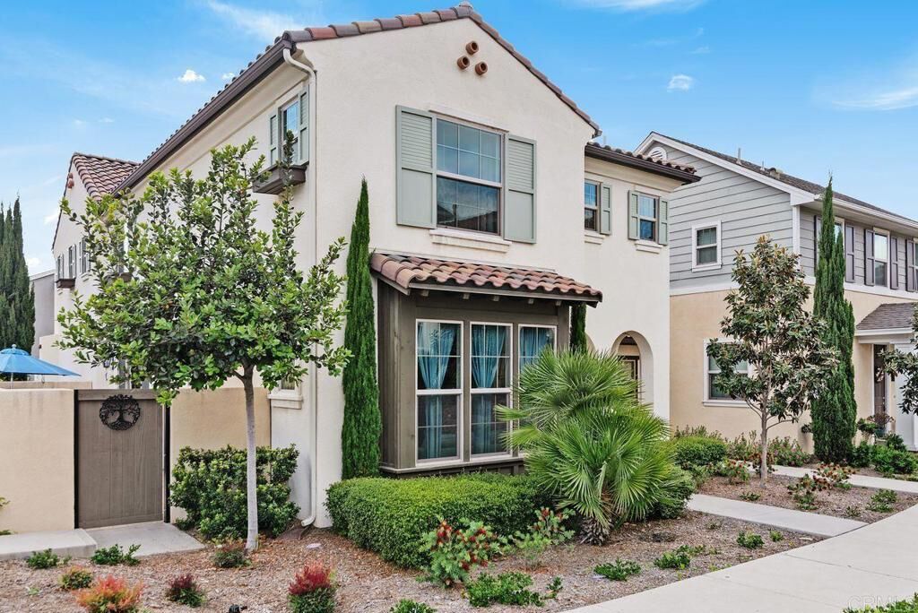 Property Photo:  4304 Pacifica Way 2  CA 92056 