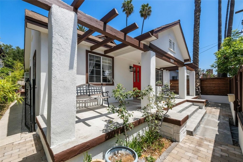 Property Photo:  5653 Franklin Avenue  CA 90028 