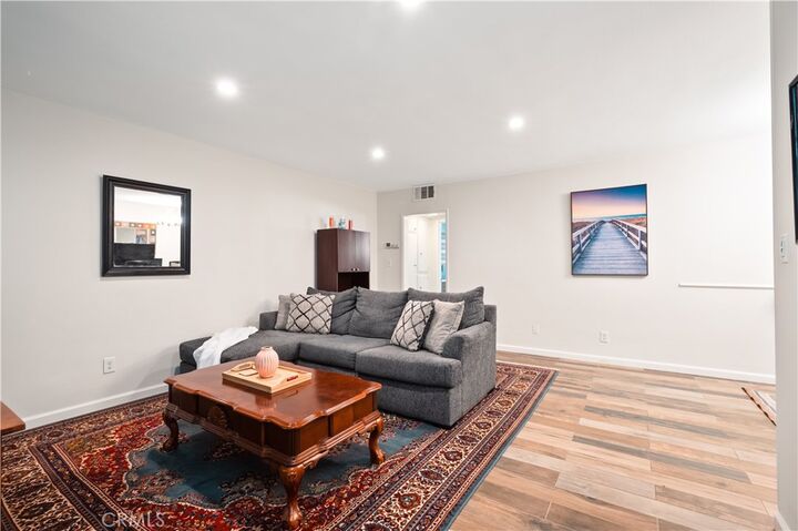 Property Photo:  1015 N Michillinda Avenue 104  CA 91107 