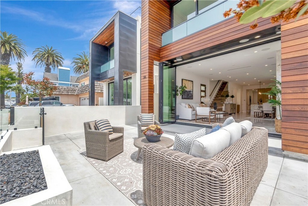Property Photo: 518 8th Street CA 92648
