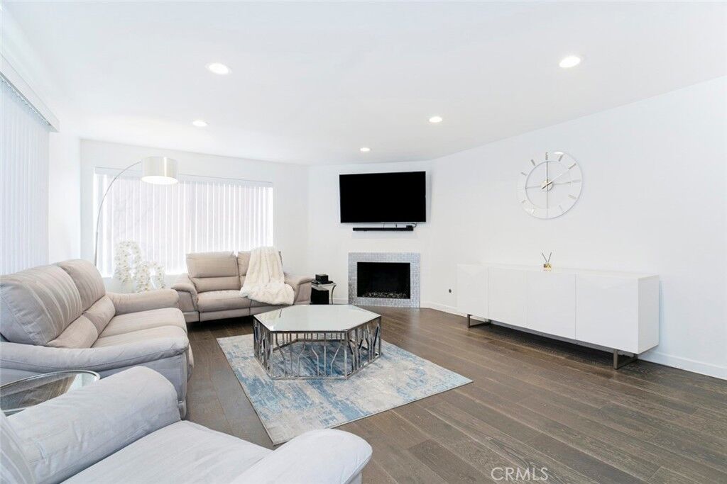 Property Photo: 301 N Belmont Street 208 CA 91206