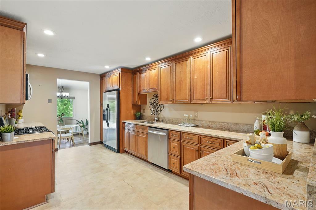 13112 Royal Pines Drive  St Louis MO 63146 photo