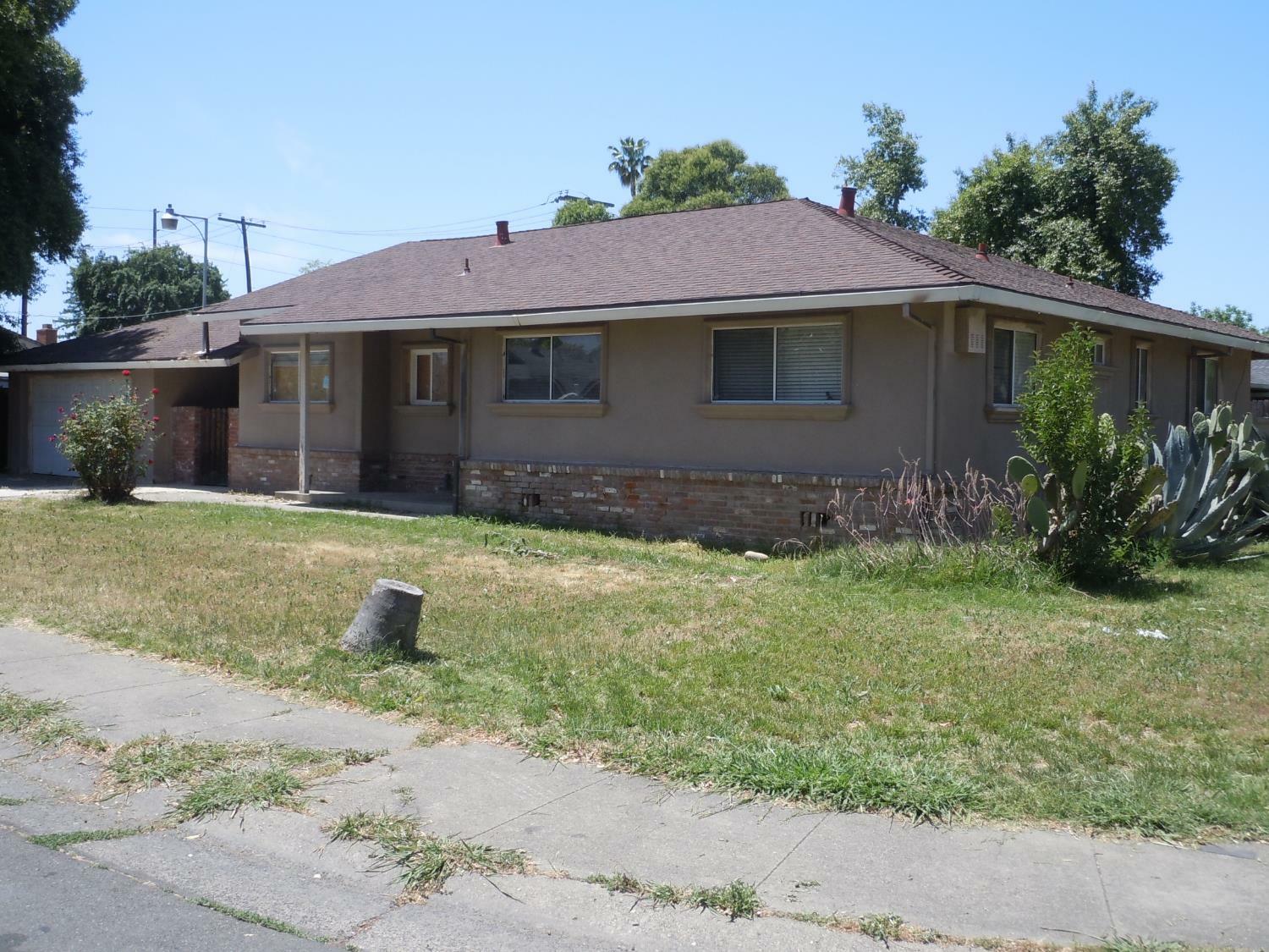 Property Photo: 7100 20th Street CA 95822