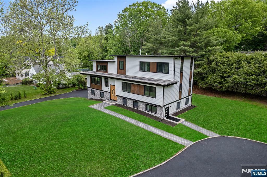 148 Great Hills Road  Millburn NJ 07078 photo