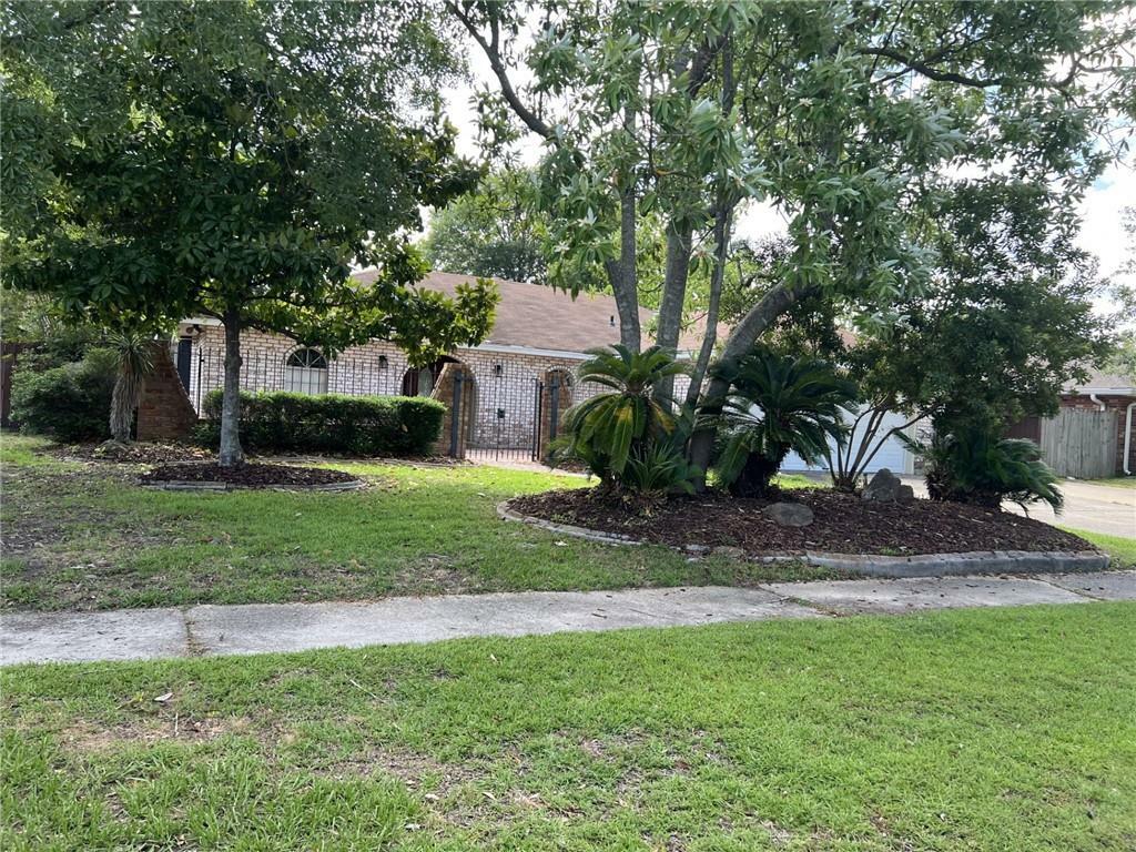 Property Photo: 1111 Rue Orleans LA 70458