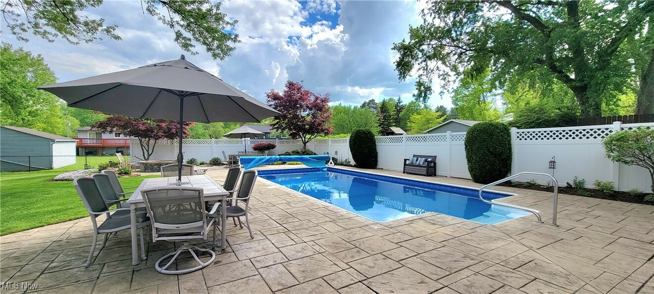 Property Photo: 796 Chenook Trail OH 44056