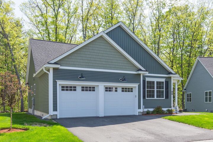 Property Photo: 71 Massie Circle NH 03051