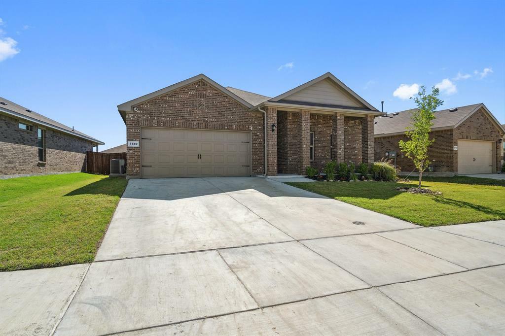 Property Photo: 8580 Big Apple Drive TX 76179