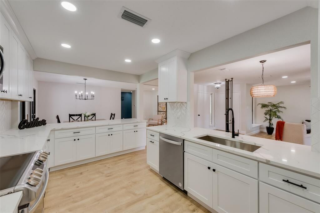 Property Photo: 3 Collins Court TX 75081