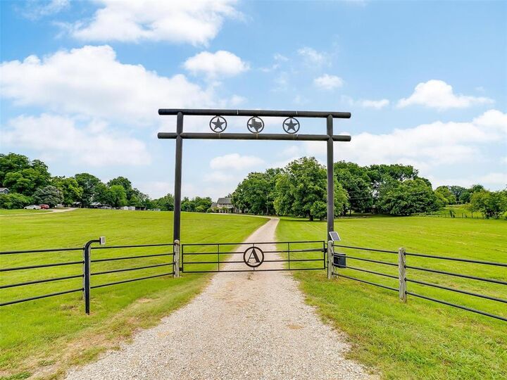 3207 Howard Road  Waxahachie TX 75165 photo