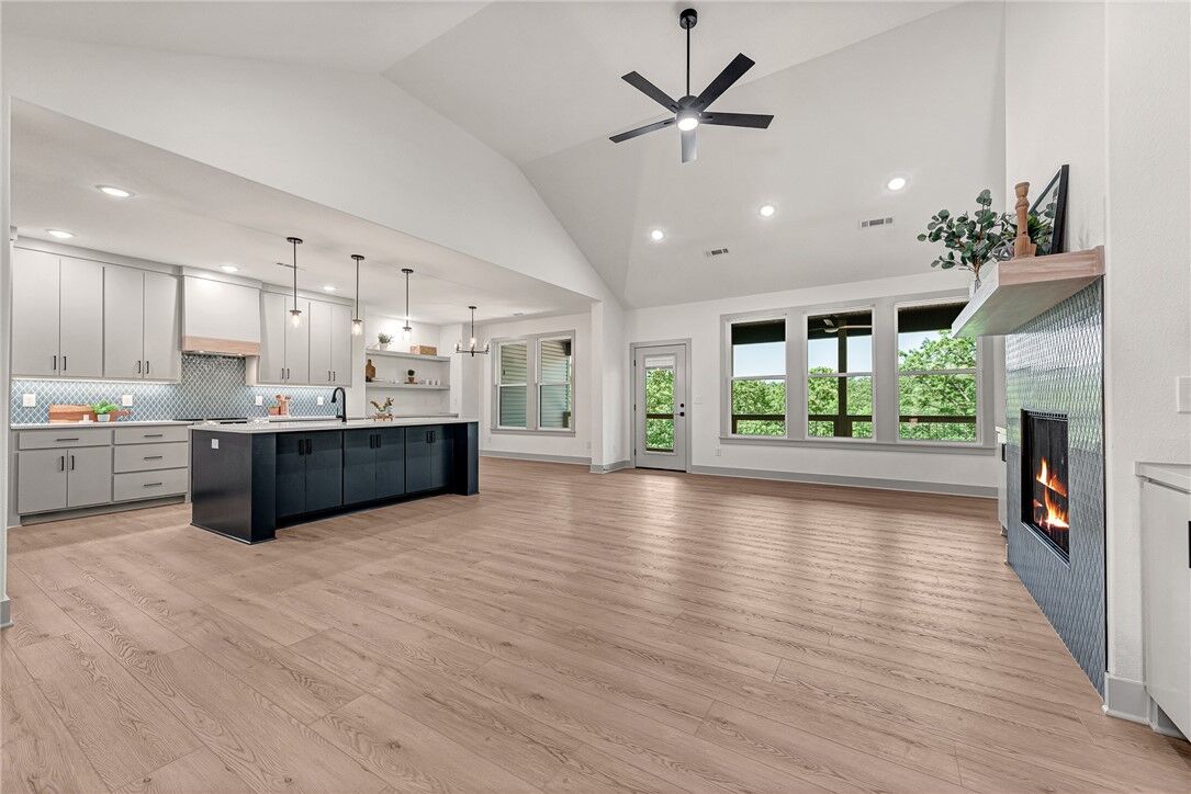 Property Photo:  30 S Cheshnut Drive  AR 72714 