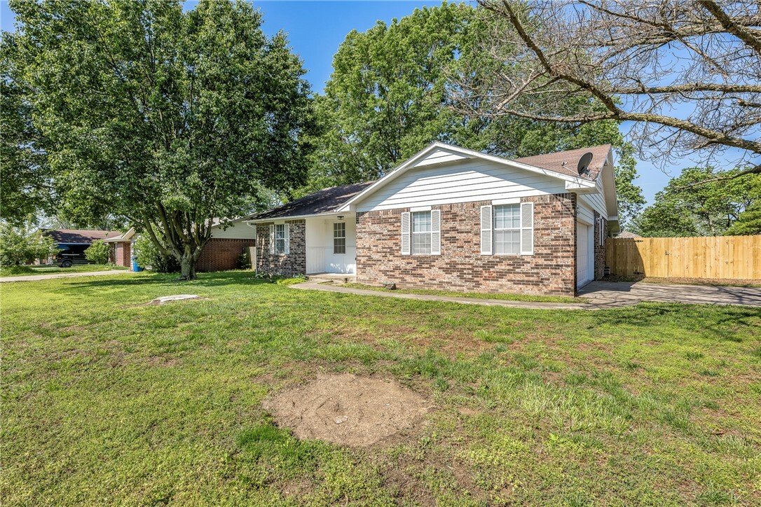 Property Photo: 655 Bloomfield Street AR 72734