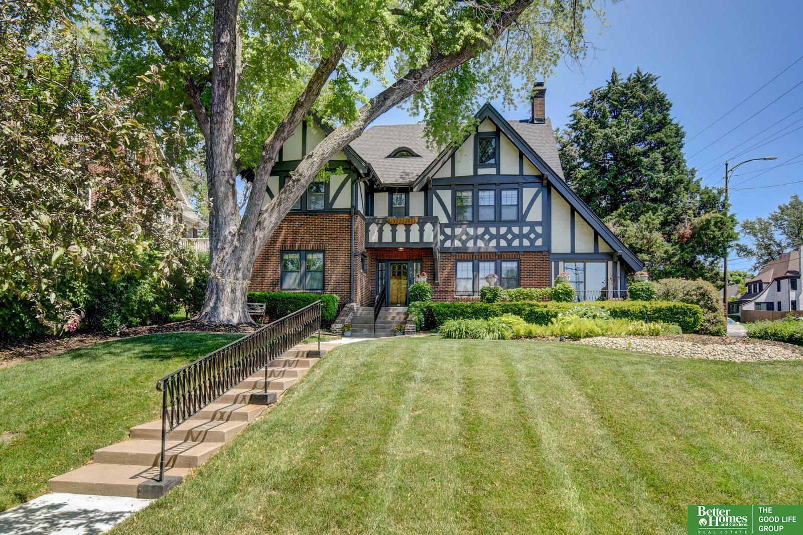 Property Photo: 101 N 54 Street NE 68132
