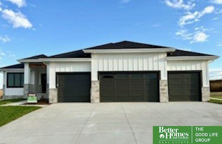 Property Photo: 5709 N 197th Street NE 68022