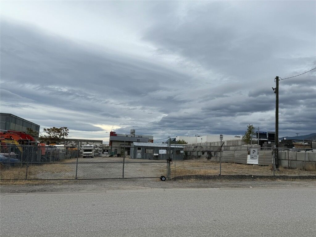 Property Photo: 365 Cherry Avenue BC V2A 8R2