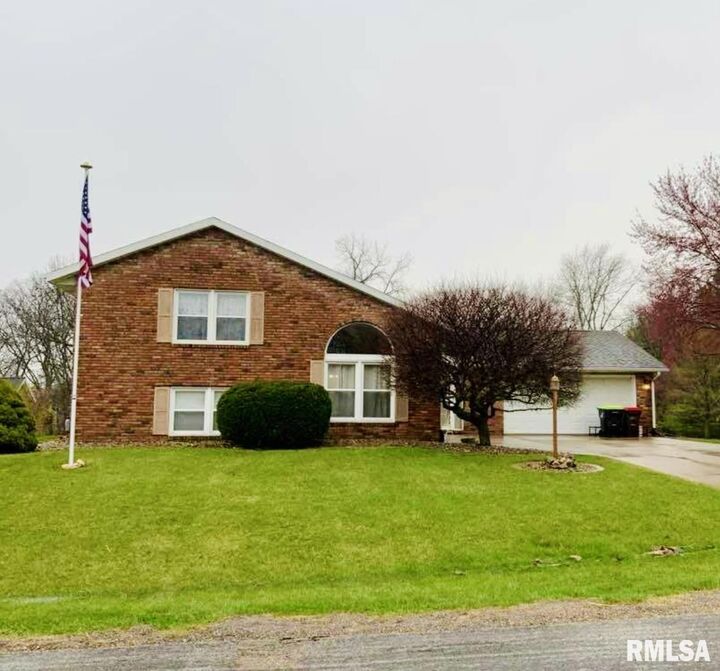 210 Warrior Way  Germantown Hills IL 61548 photo