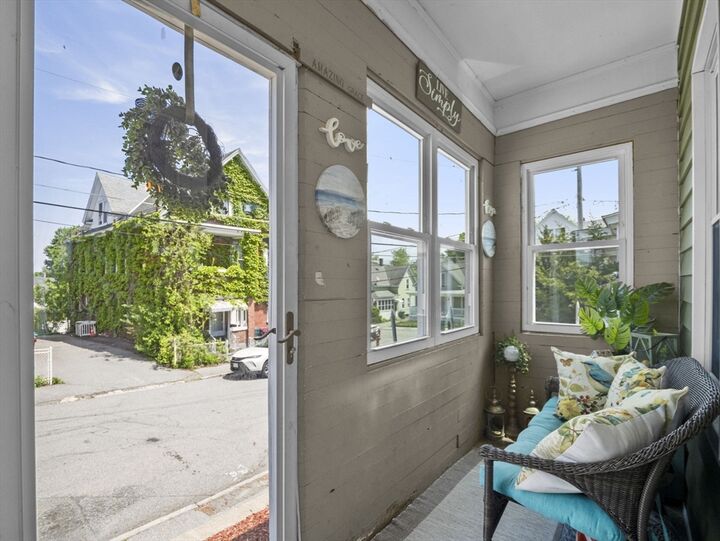 Property Photo:  8 Dracut St  MA 01854 