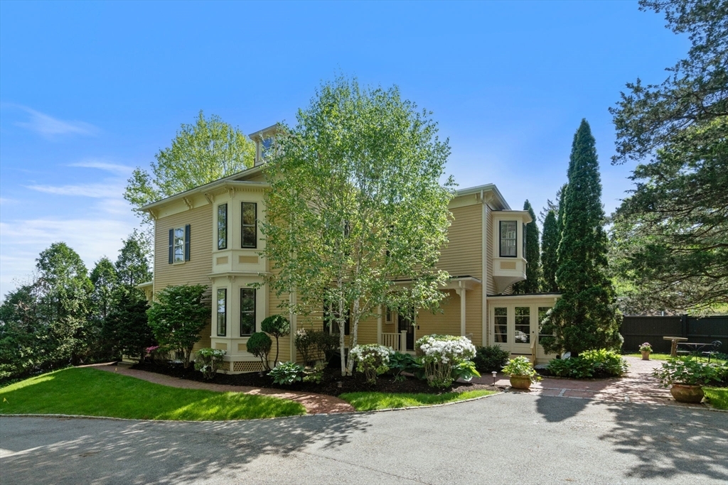 Property Photo: 7 Crescent Street MA 02481