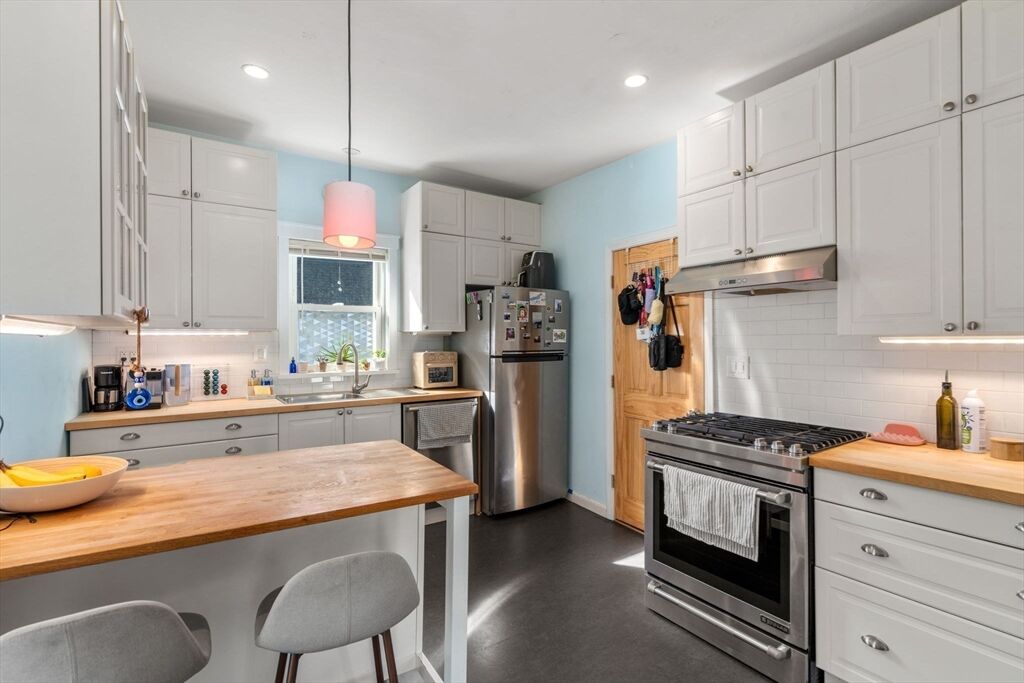 Property Photo:  32 Richardson St  MA 02145 