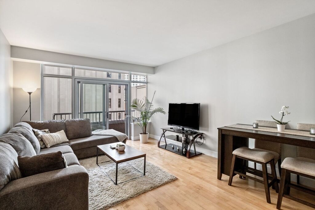Property Photo:  10 Bowdoin St 514  MA 02114 