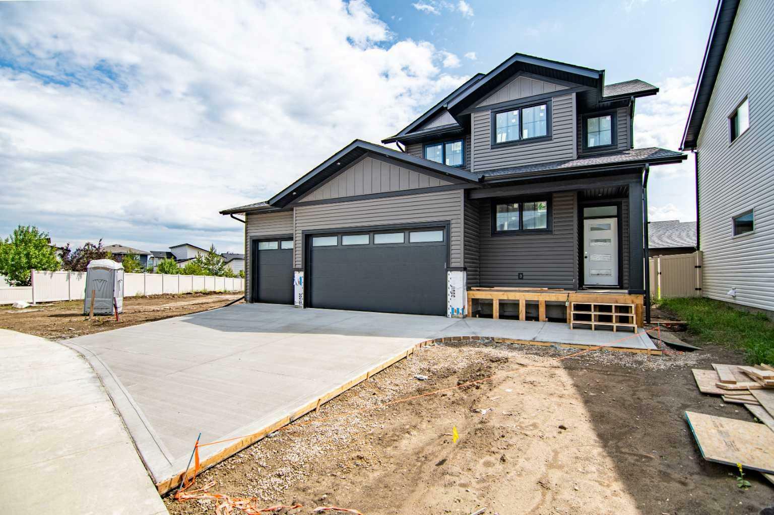Property Photo: 39 Eaton Crescent AB T4P 3E2
